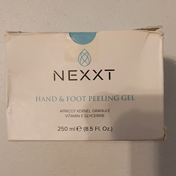 NEXXT Hand & Foot Peeling Gel - Picture 2 of 2